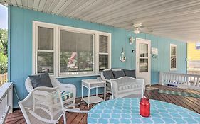 Cheerful Camdenton Cottage Steps To Lake!